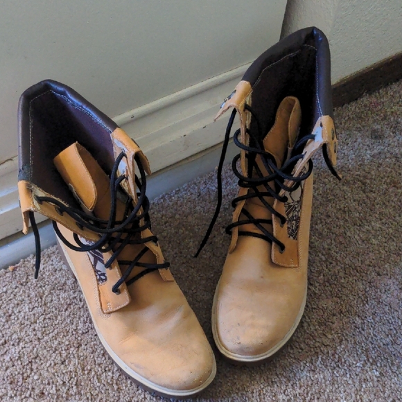 Timberland Tan and Brown Combat Boots with Paisley Accent - Picture 2 of 6